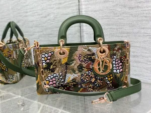Dior bag design 33