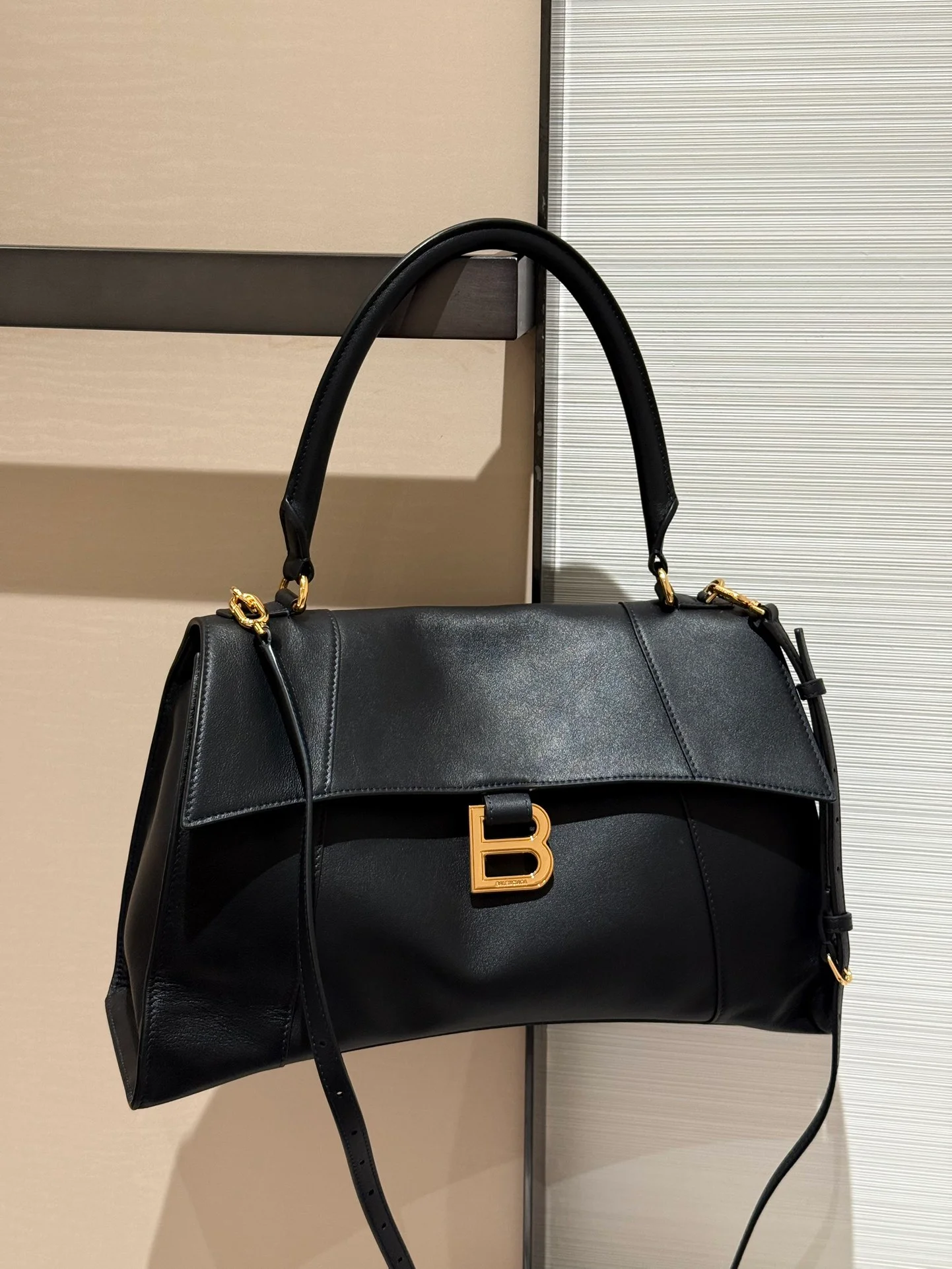 Balenciaga bag design 31