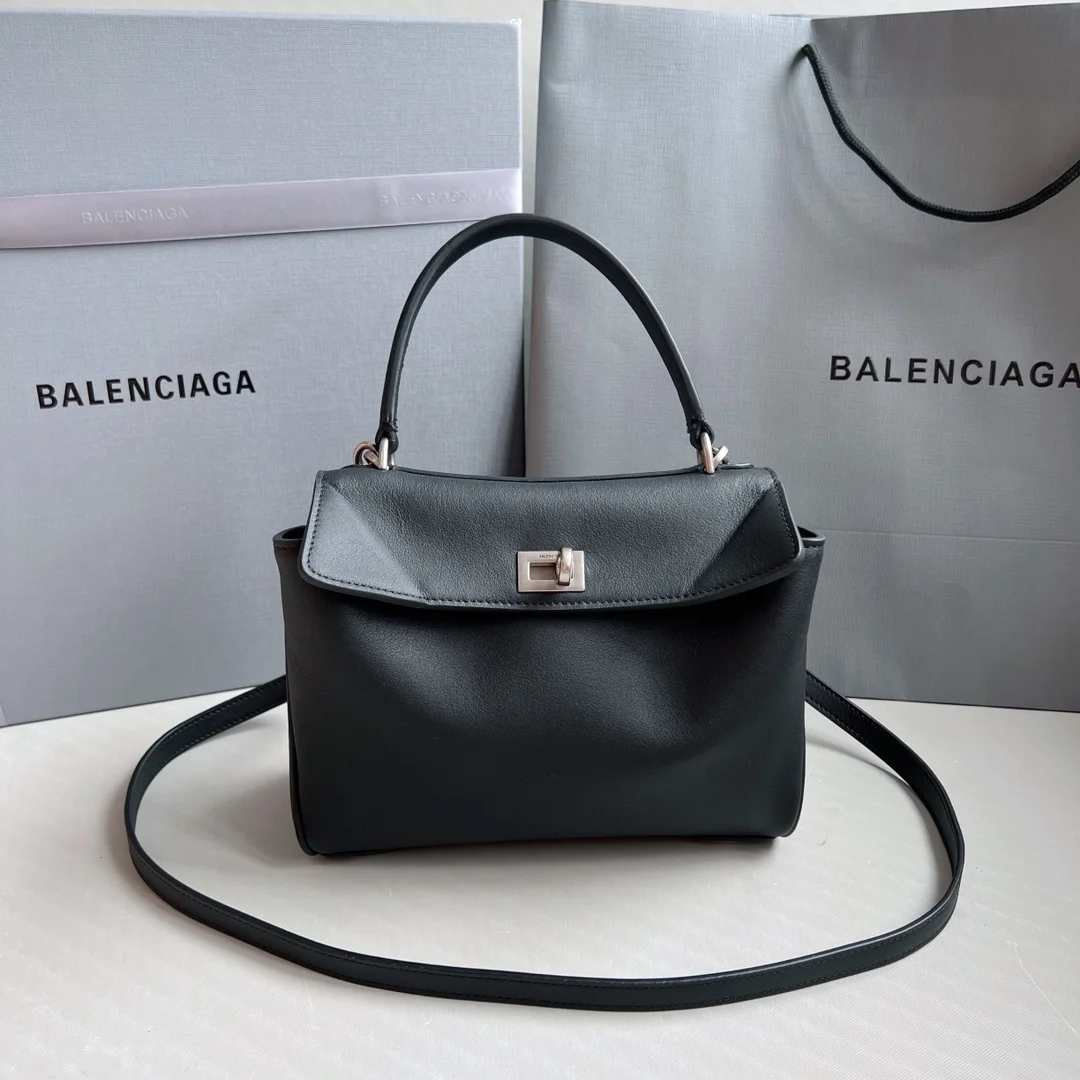 Balenciaga bag design 39