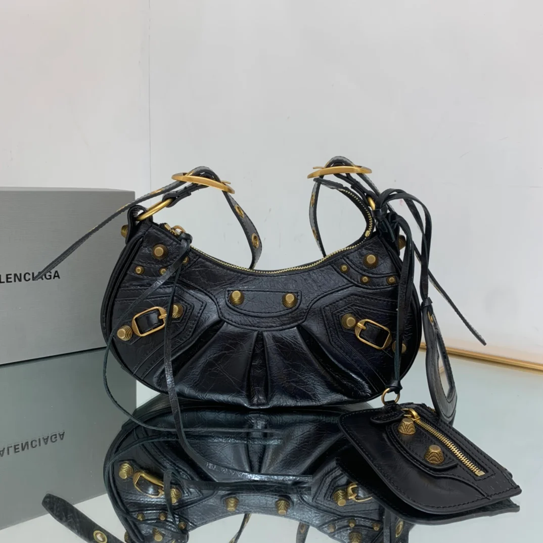 Balenciaga bag design 48