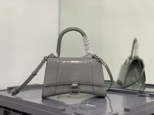 Balenciaga bag design 74