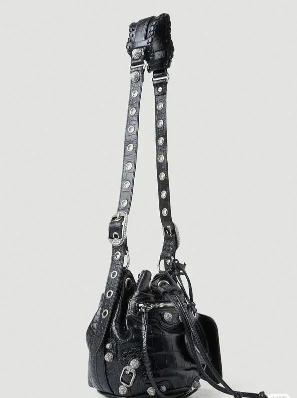 Balenciaga bag design 95