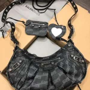 Balenciaga bag design 104