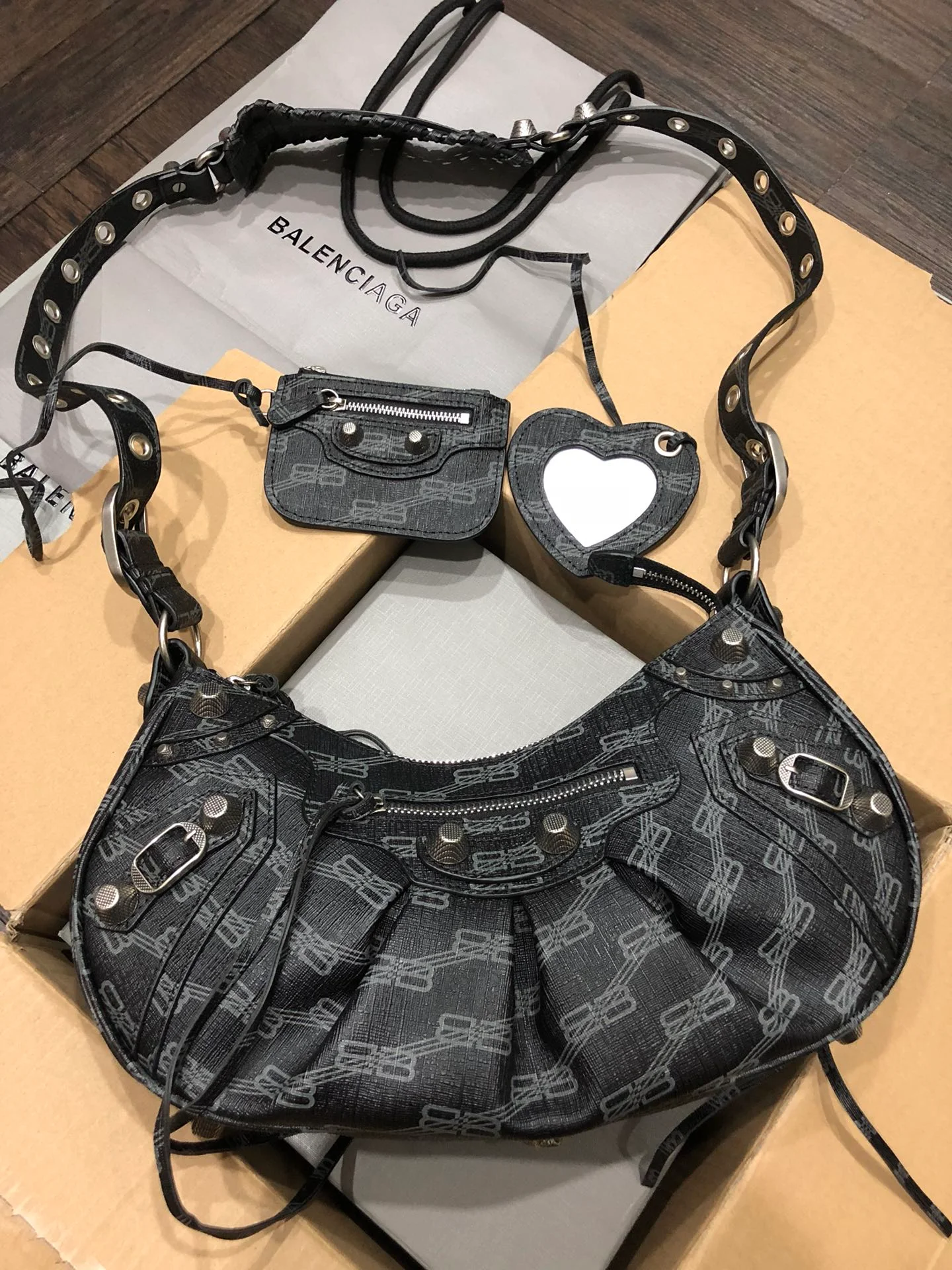 Balenciaga bag design 104