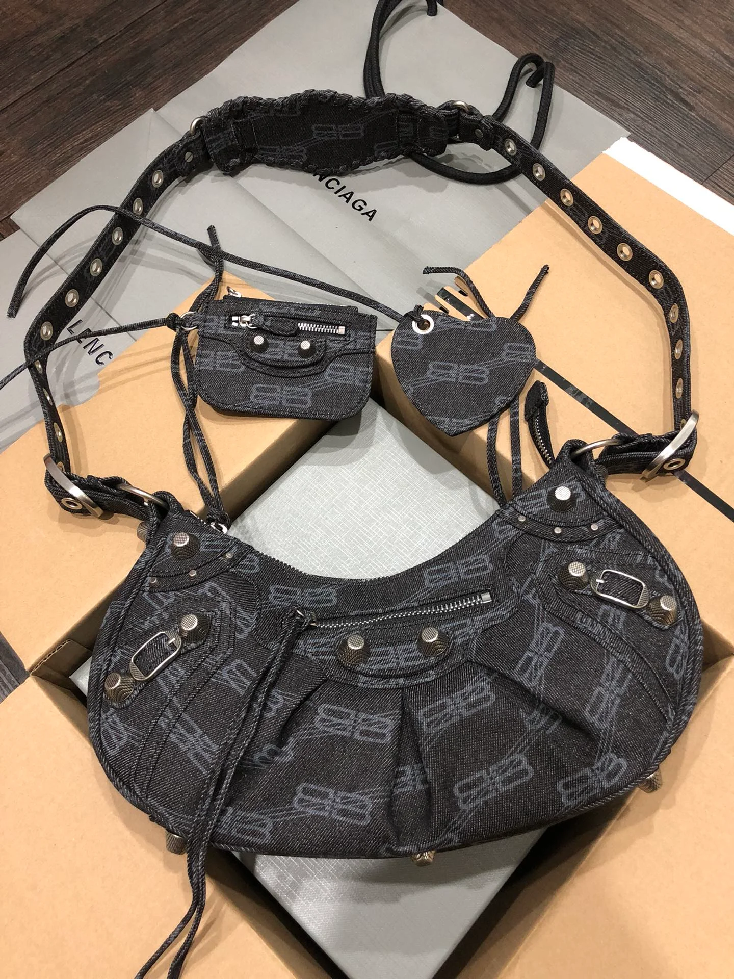 Balenciaga bag design 106