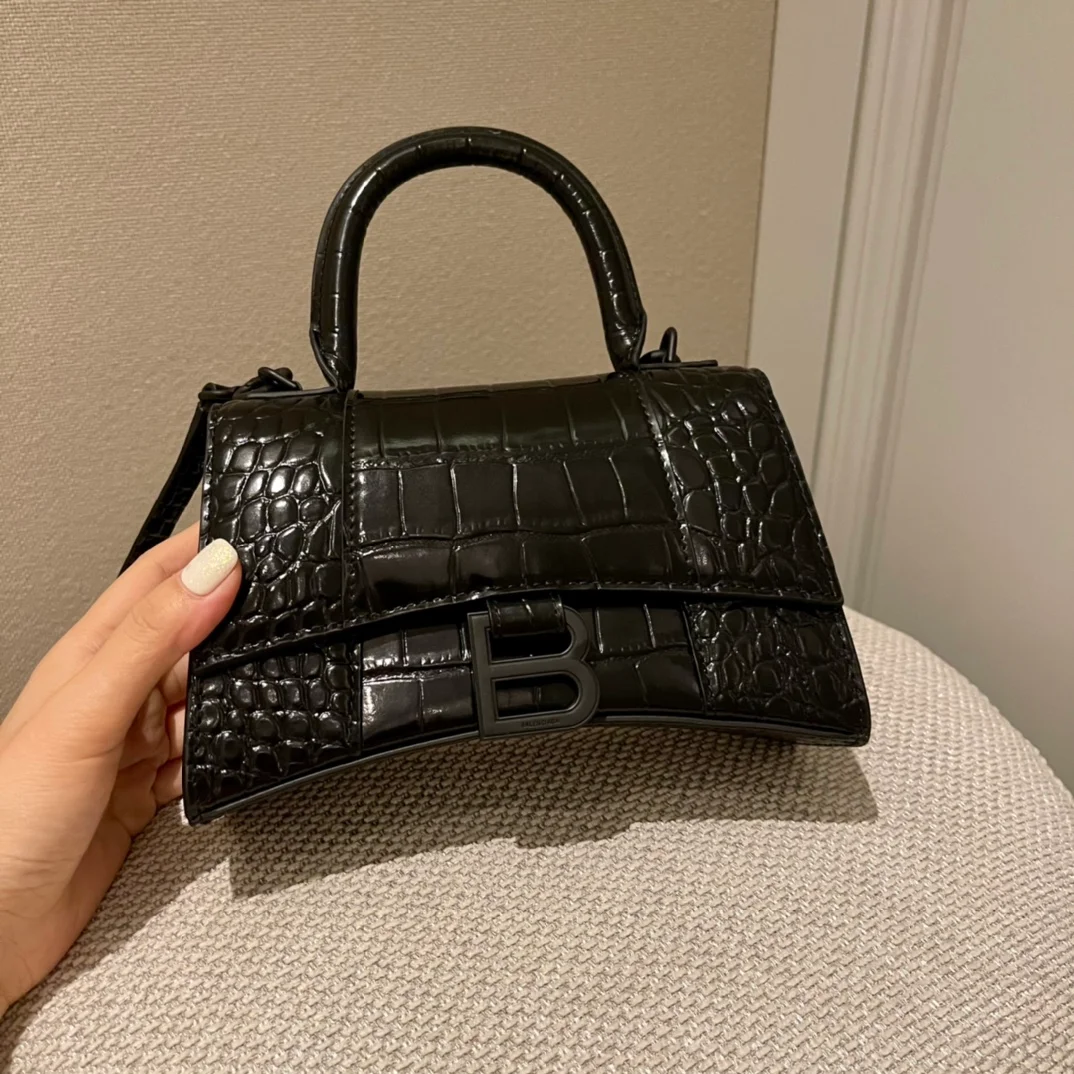 Balenciaga bag design 130