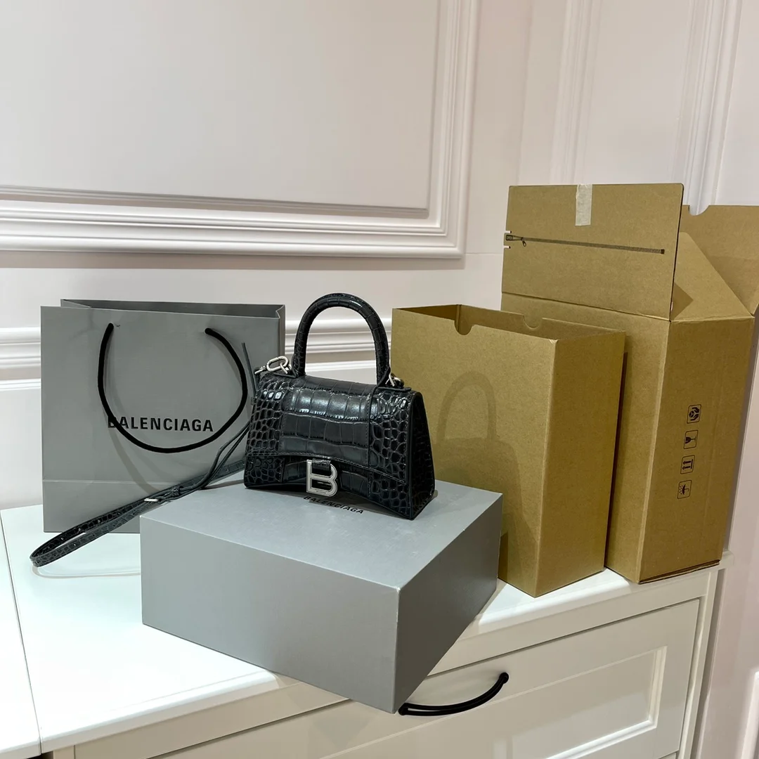 Balenciaga bag design 159