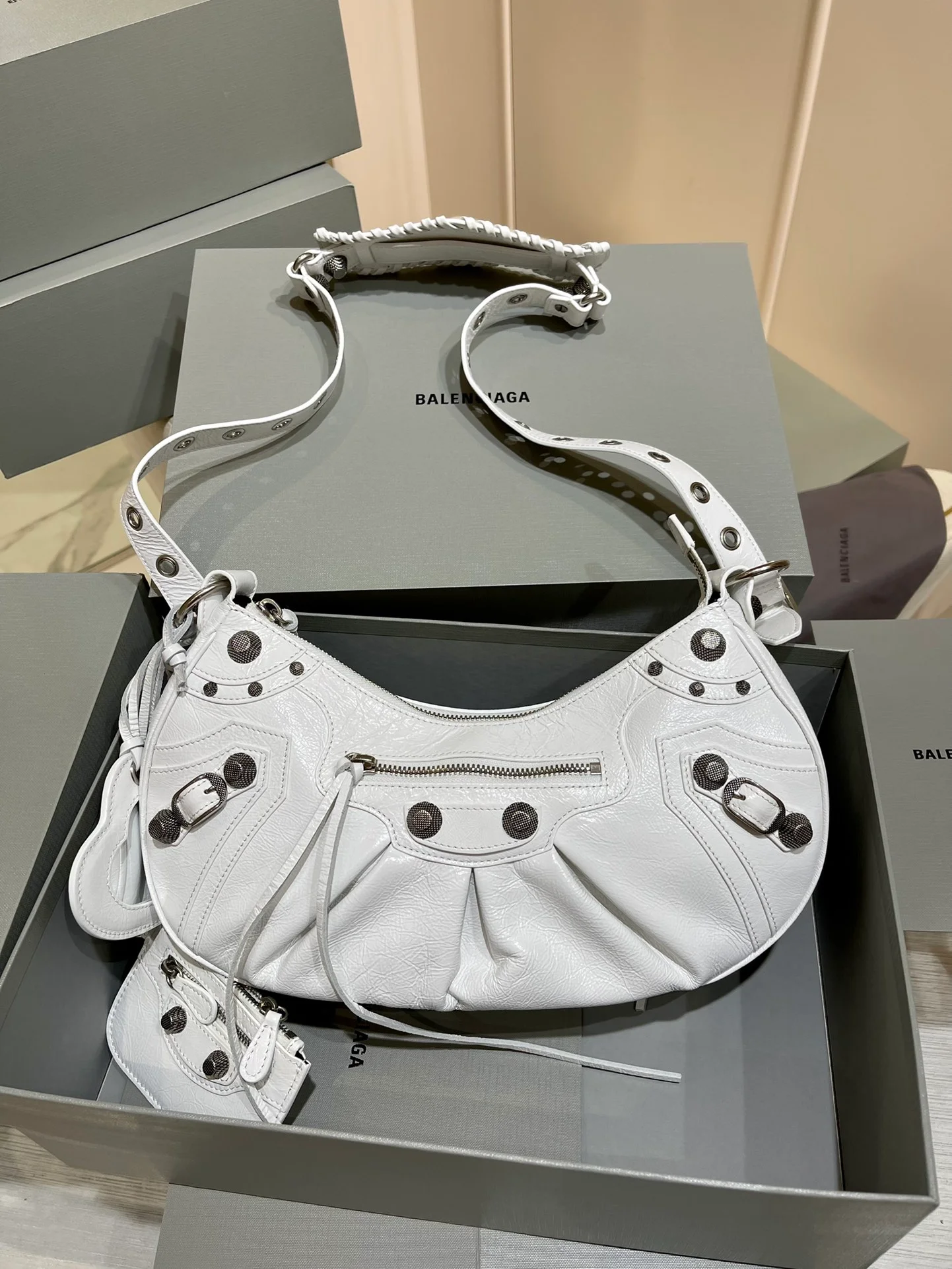 Balenciaga bag design 160