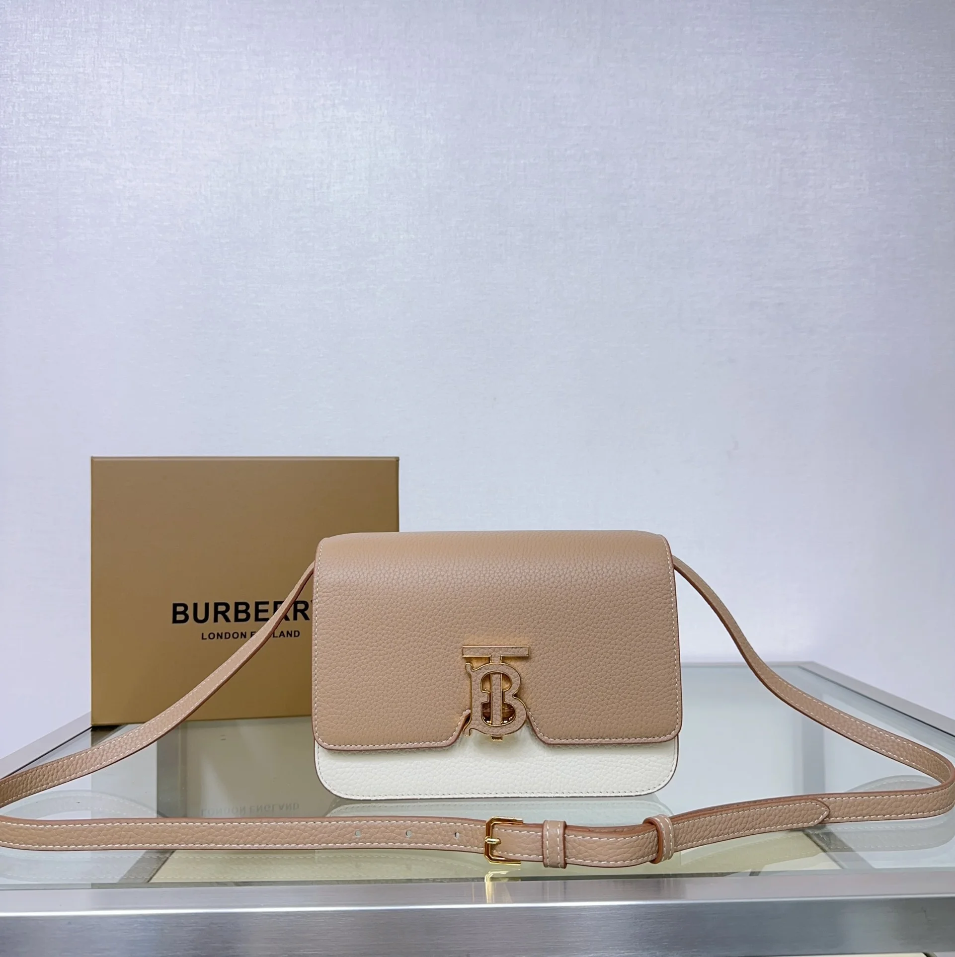 Burberry bag design 17