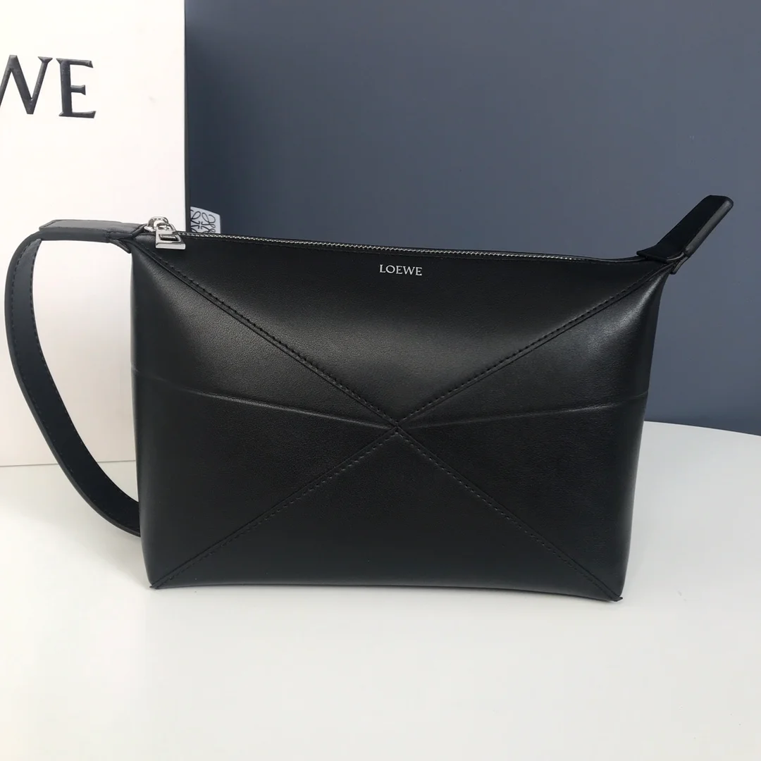 Loewe bag design 31