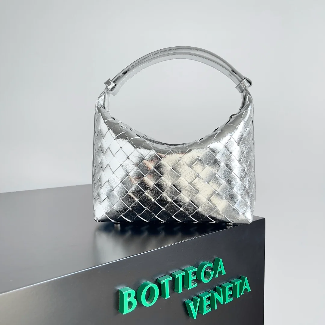Bottega Veneta bag design 19