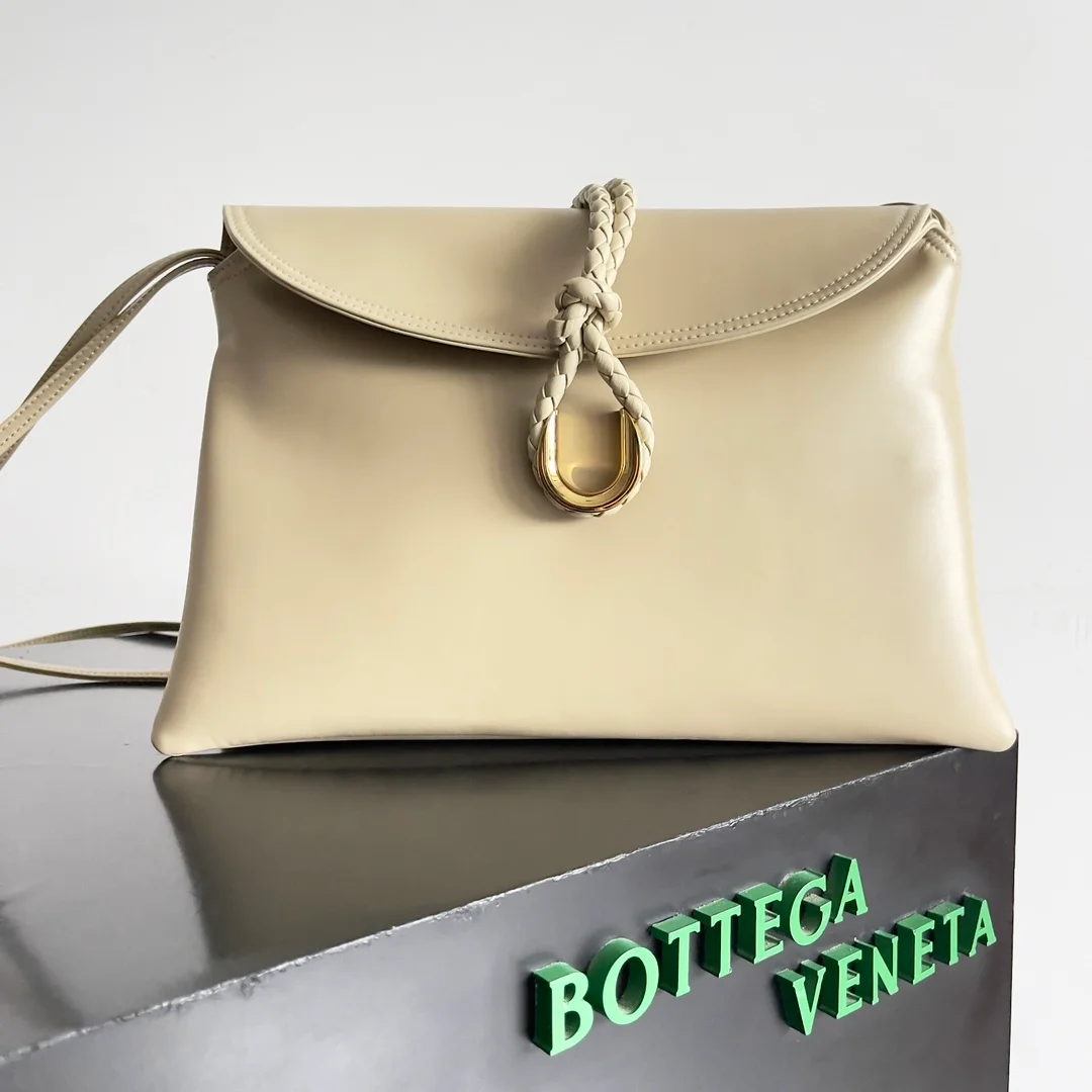 Bottega Veneta bag design 29