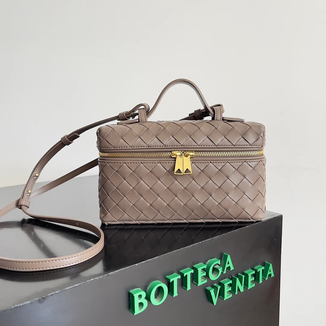 Bottega Veneta bag design 31