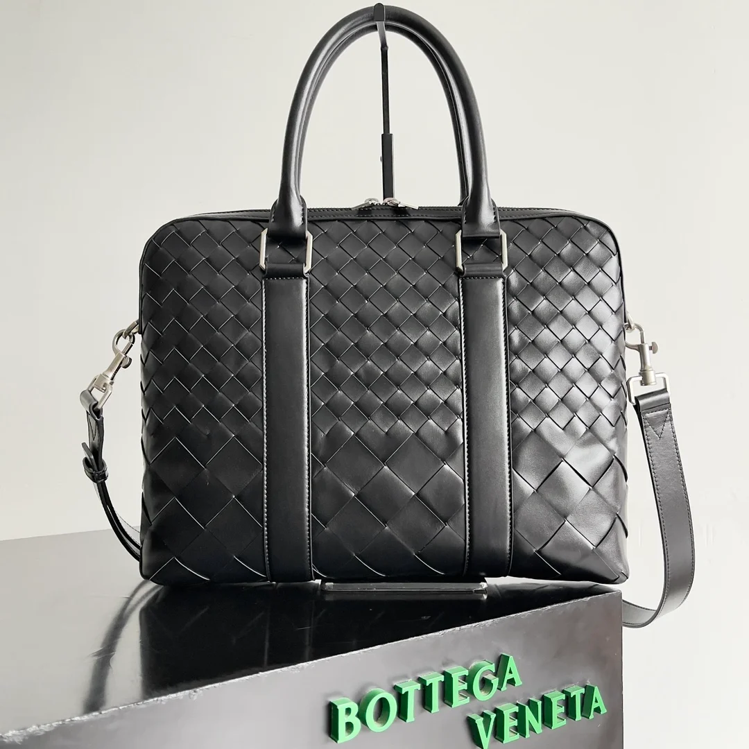 Bottega Veneta bag design 33