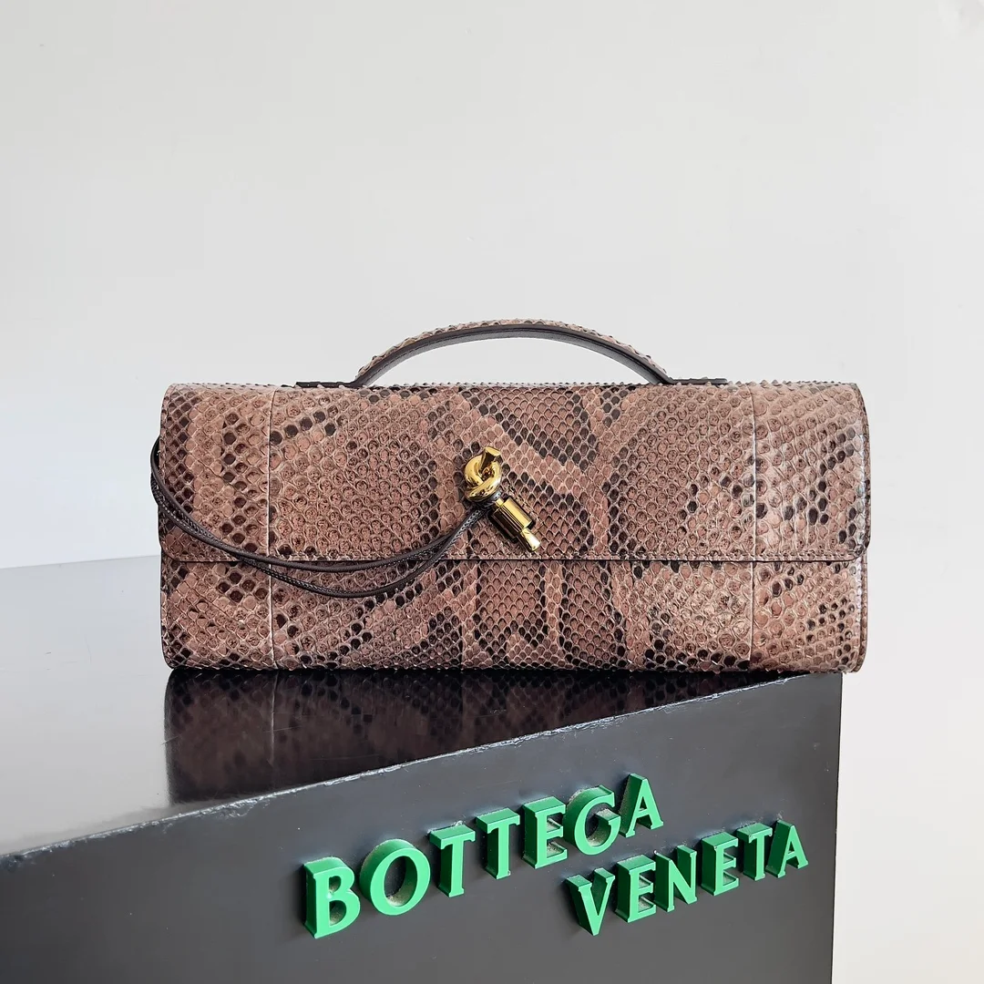 Bottega Veneta bag design 35