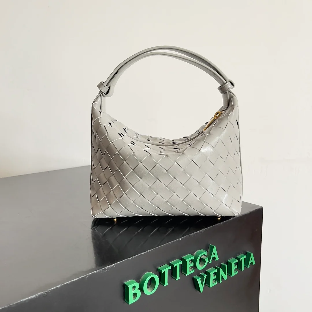 Bottega Veneta bag design 47