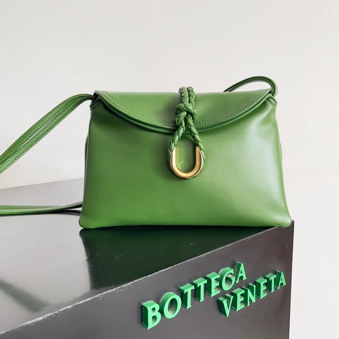 Bottega Veneta bag design 50