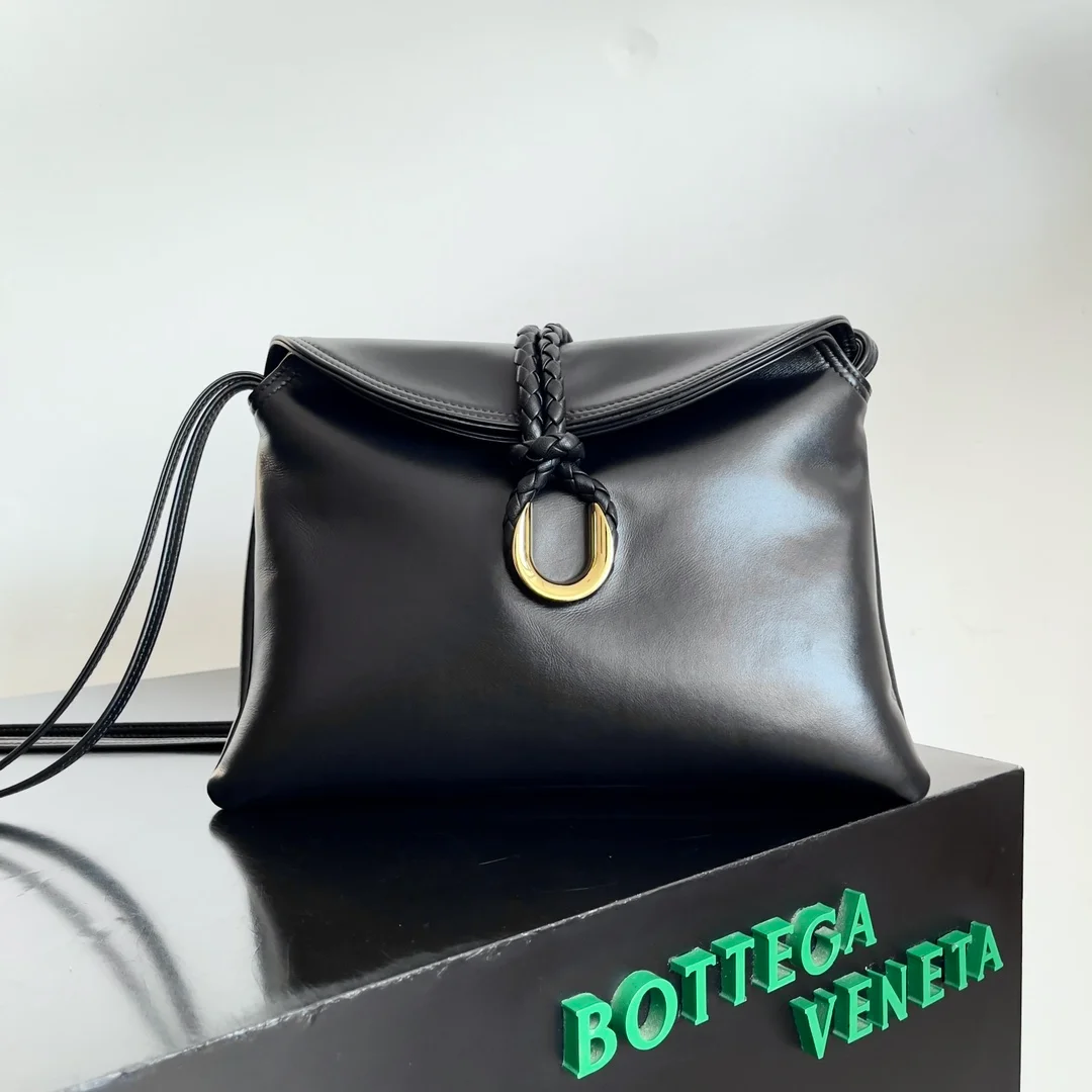Bottega Veneta bag design 51