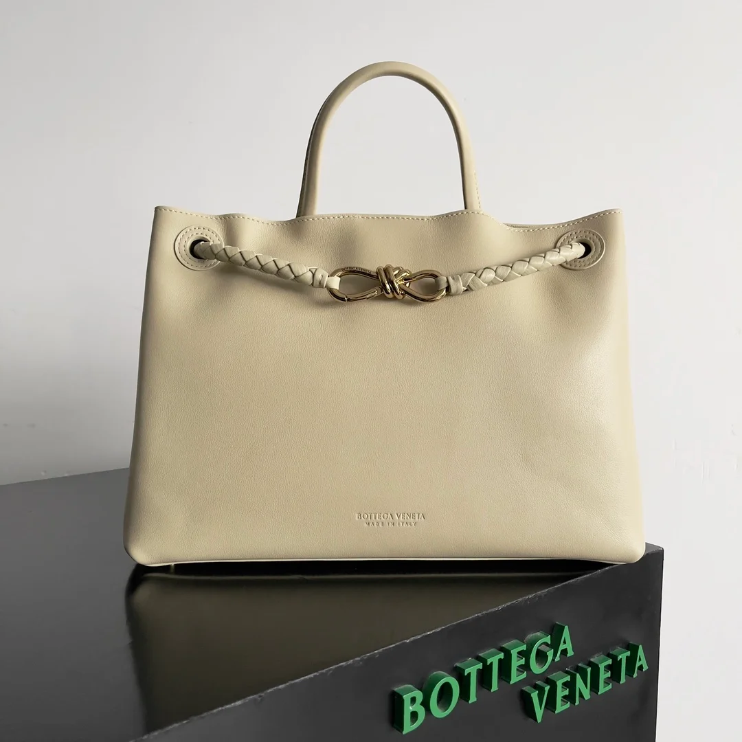 Bottega Veneta bag design 97