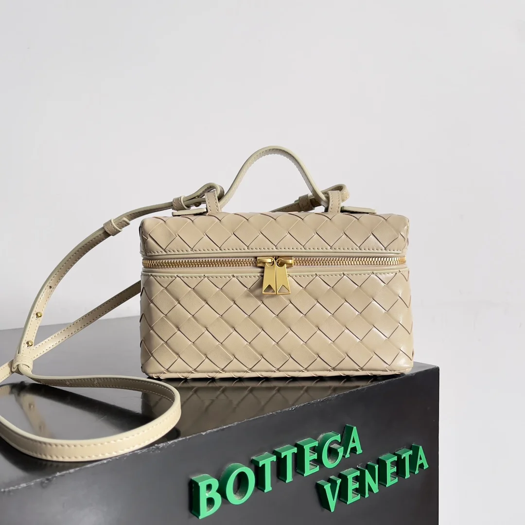 Bottega Veneta bag design 99