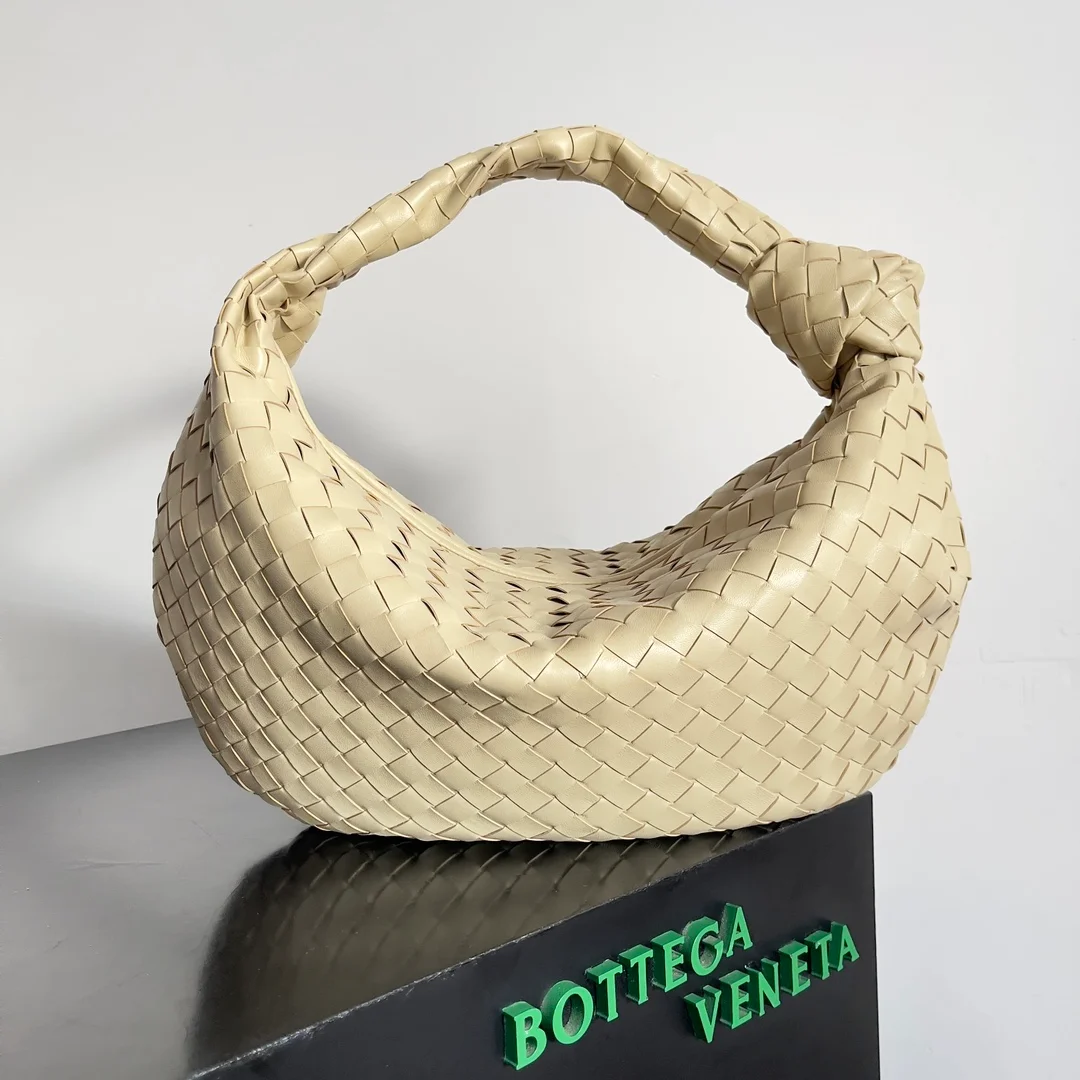 Bottega Veneta bag design 102