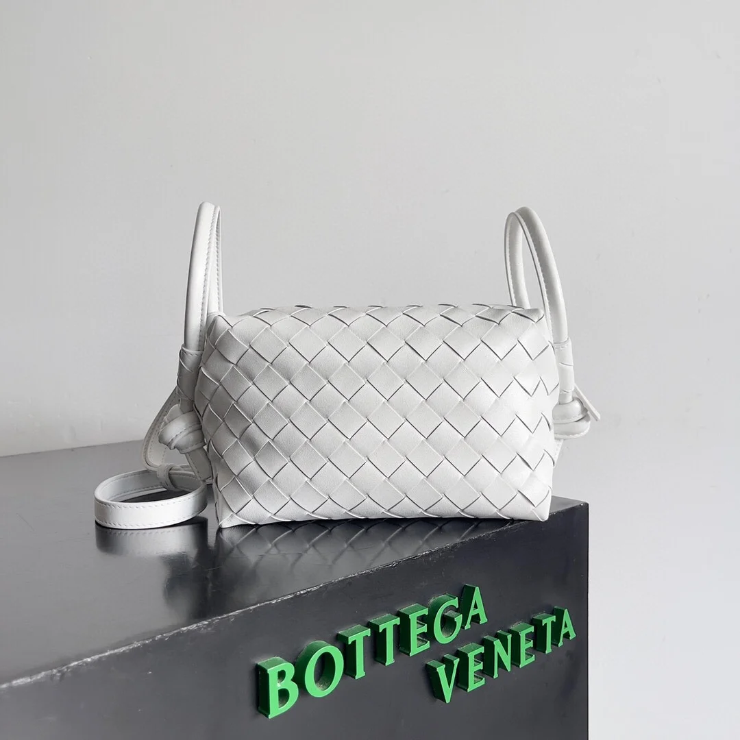 Bottega Veneta bag design 113