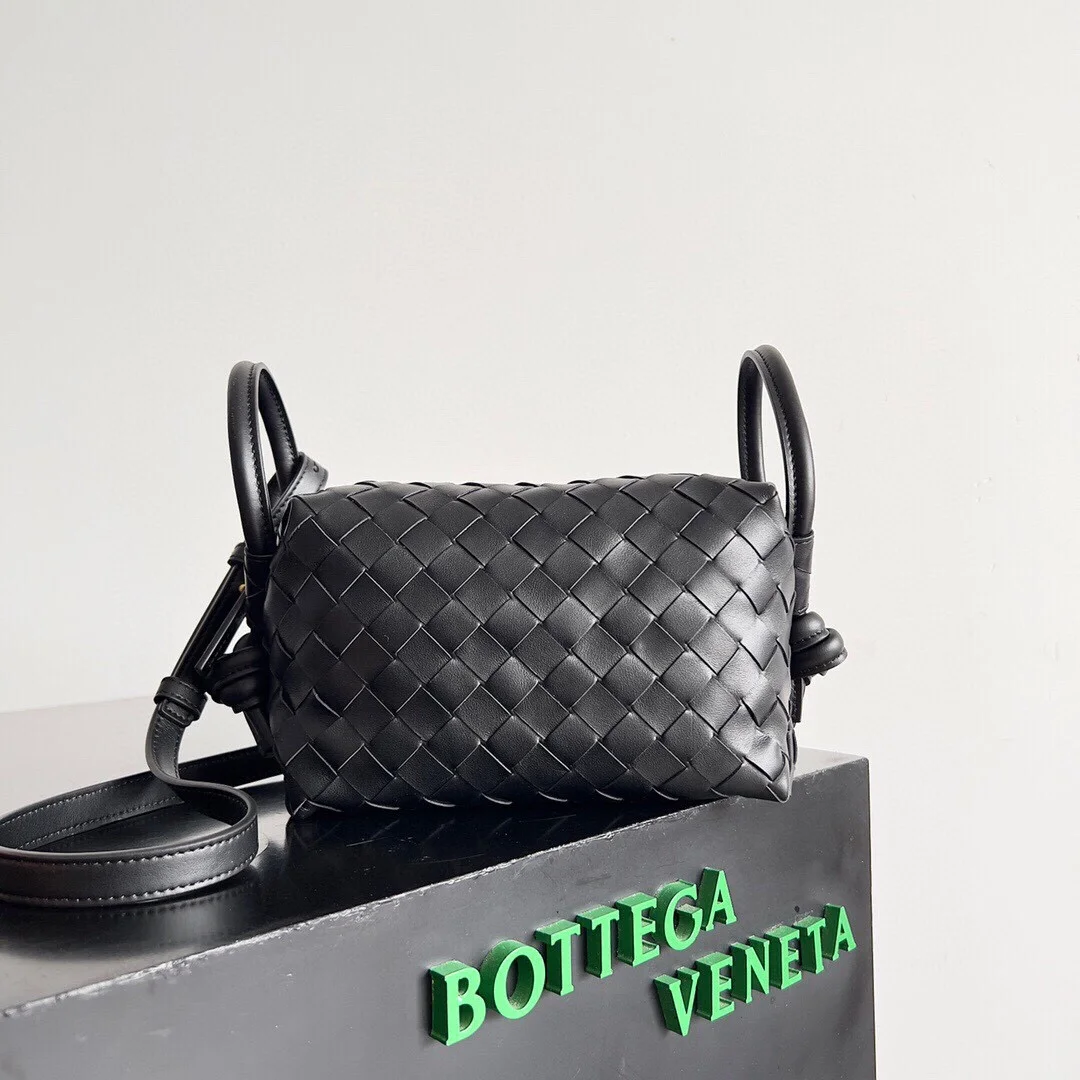 Bottega Veneta bag design 126