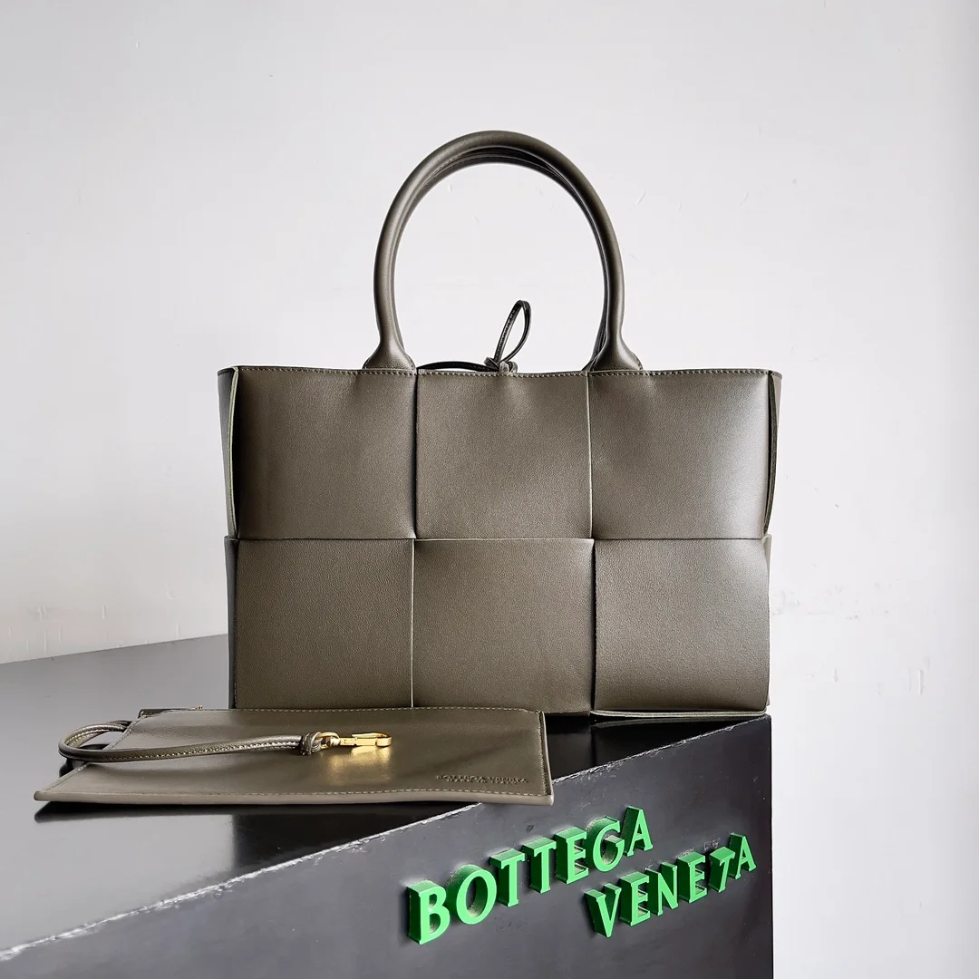 Bottega Veneta bag design 137